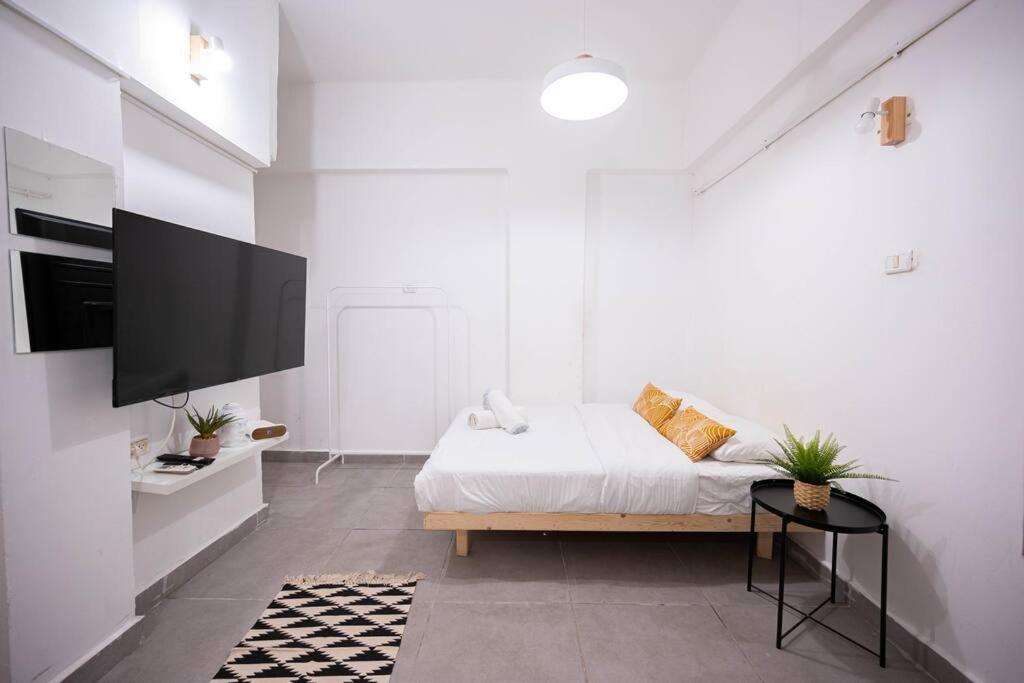 Studio Apartment In Ben Yehuda Cozy And Convinent Tel Aviv Esterno foto