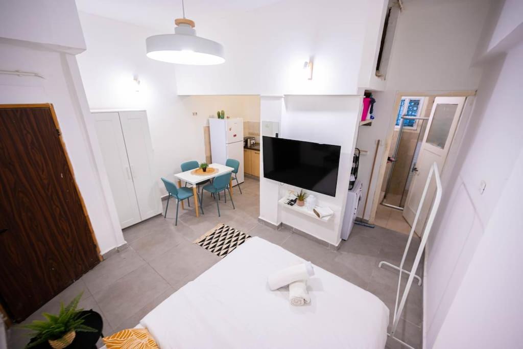 Studio Apartment In Ben Yehuda Cozy And Convinent Tel Aviv Esterno foto